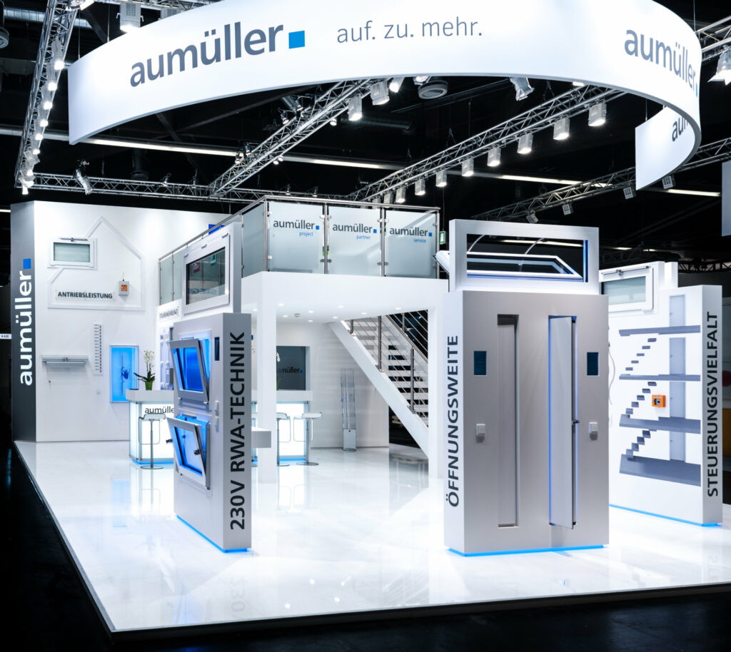 Messestand von Aumüller auf der Fensterbaufrontale
